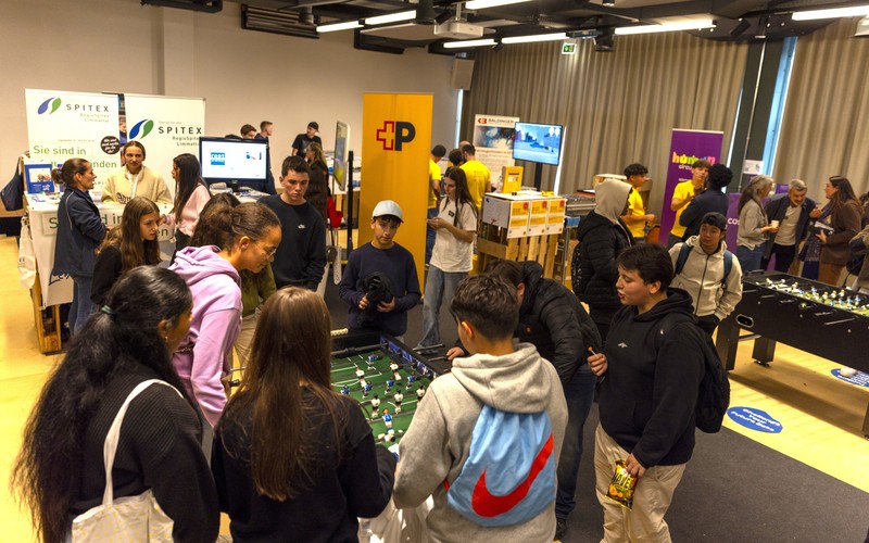 Berufs- und Fachkräftmesse Dini Chance