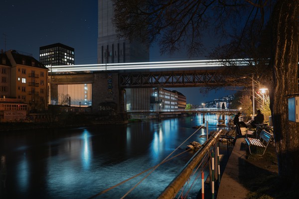 Nachts an der Limmat