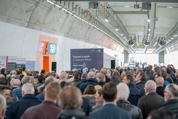Exklusiver Lunch im Gubrist-Tunnel